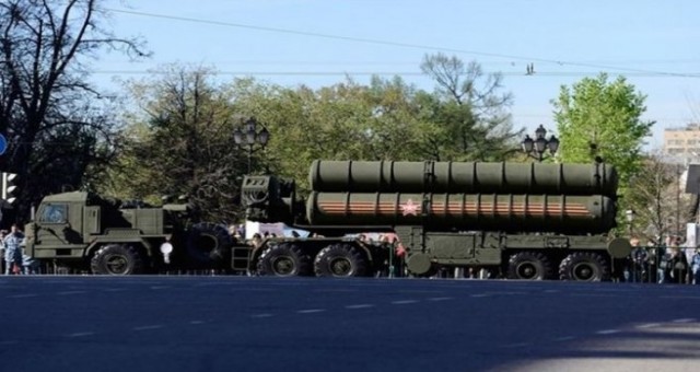 Rusya askeri tatbikat için Belarus’a iki S-400 gönderdi