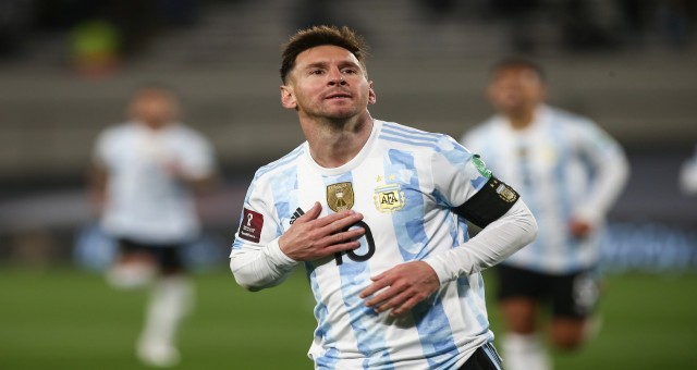 Messi 79 gole ulaştı, Pele’yi geçti