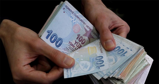 Açlık sınırı 4 bin 121.. Asgari ücret 3 bin 828