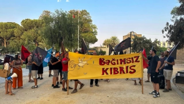 Anonim Gençlik, Baraka Kültür Merkezi ve Bağımsızlık Yolu “Bağımsız Kıbrıs” şiarıyla eylem düzenledi