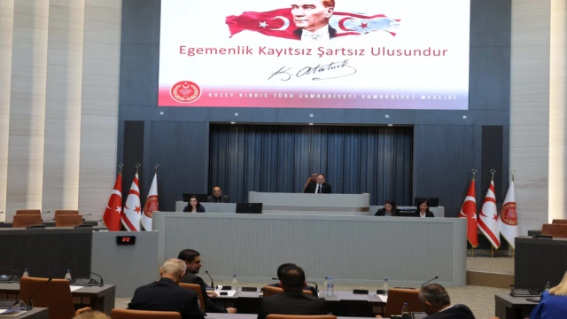 Cumhuriyet Meclisi Genel Kurulu Ziya Öztürkler Başkanlığında Toplandı