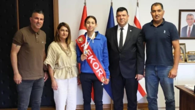 DAÜ’lü Milli Atlet Ada Kafa’dan Prof. Dr. Hasan Kılıç’a ziyaret: Hedefim U20 Dünya Şampiyonası