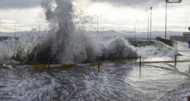 Meteoroloji Dairesi’nden şiddetli rüzgar ve fırtına uyarısı…