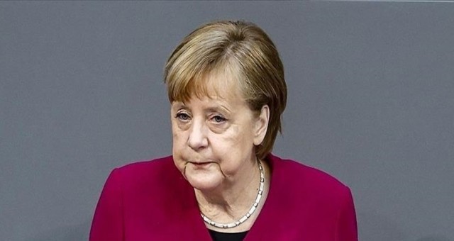 Merkel’in yeni hükümet kurulana kadar görevde kalması isteniyor