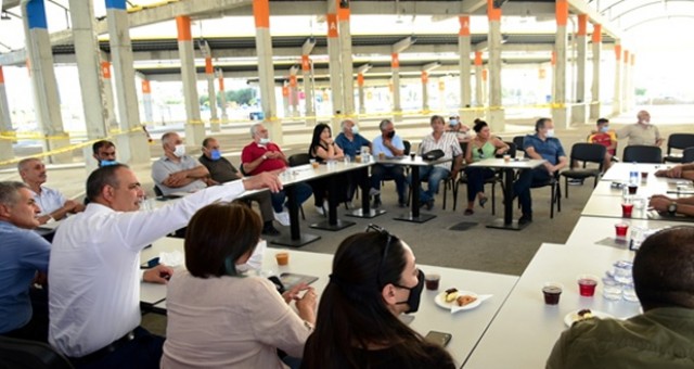 Lefkoşa Muhtarları Açık Pazar Tesisini İnceledi